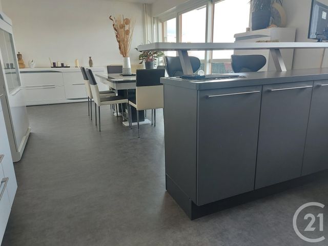 Appartement F5 à vendre - 5 pièces - 95.88 m2 - BEAUVAIS - 60 - PICARDIE - Century 21 Immobilière Nord Picardie Appartement F5 à vendre - 5 pièces - 95.88 m2 - BEAUVAIS - 60 - PICARDIE - Century 21 Immobilière Nord Picardie