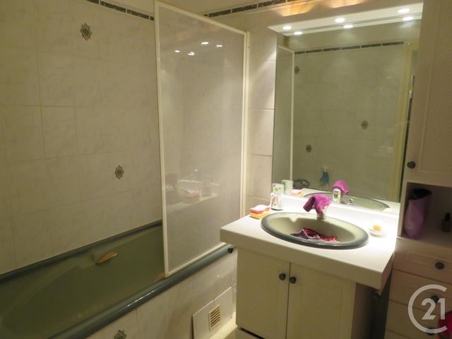 Appartement F5 à vendre - 5 pièces - 95.88 m2 - BEAUVAIS - 60 - PICARDIE - Century 21 Immobilière Nord Picardie Appartement F5 à vendre - 5 pièces - 95.88 m2 - BEAUVAIS - 60 - PICARDIE - Century 21 Immobilière Nord Picardie