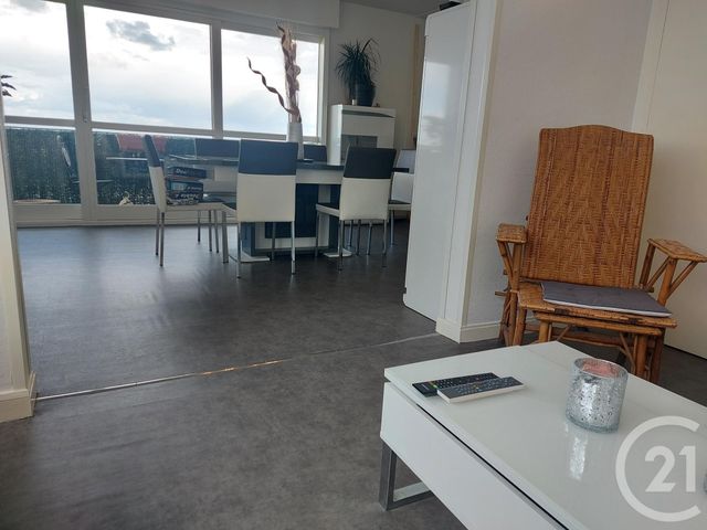 Appartement F5 à vendre - 5 pièces - 95.88 m2 - BEAUVAIS - 60 - PICARDIE - Century 21 Immobilière Nord Picardie Appartement F5 à vendre - 5 pièces - 95.88 m2 - BEAUVAIS - 60 - PICARDIE - Century 21 Immobilière Nord Picardie