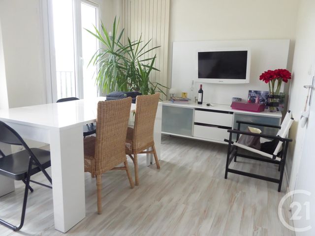 Appartement F2 à louer - 2 pièces - 39.23 m2 - BEAUVAIS - 60 - PICARDIE - Century 21 Immobilière Nord Picardie Appartement F2 à louer - 2 pièces - 39.23 m2 - BEAUVAIS - 60 - PICARDIE - Century 21 Immobilière Nord Picardie