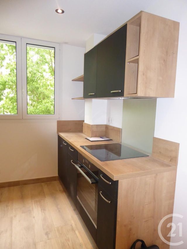 Appartement F1 à louer - 1 pièce - 27.5 m2 - BEAUVAIS - 60 - PICARDIE - Century 21 Immobilière Nord Picardie Appartement F1 à louer - 1 pièce - 27.5 m2 - BEAUVAIS - 60 - PICARDIE - Century 21 Immobilière Nord Picardie
