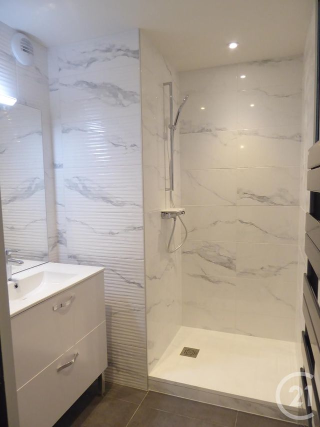 Appartement F1 à louer - 1 pièce - 27.5 m2 - BEAUVAIS - 60 - PICARDIE - Century 21 Immobilière Nord Picardie Appartement F1 à louer - 1 pièce - 27.5 m2 - BEAUVAIS - 60 - PICARDIE - Century 21 Immobilière Nord Picardie