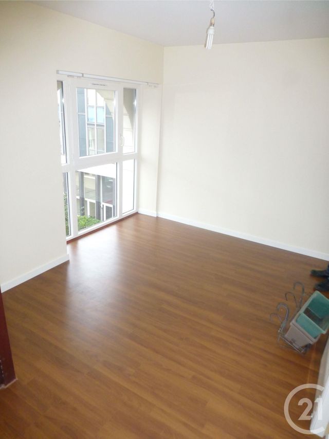 Afficher la photo en grand Appartement Duplex à louer - 2 pièces - 56.0 m2 - BEAUVAIS - 60 - PICARDIE - Century 21 Immobilière Nord Picardie