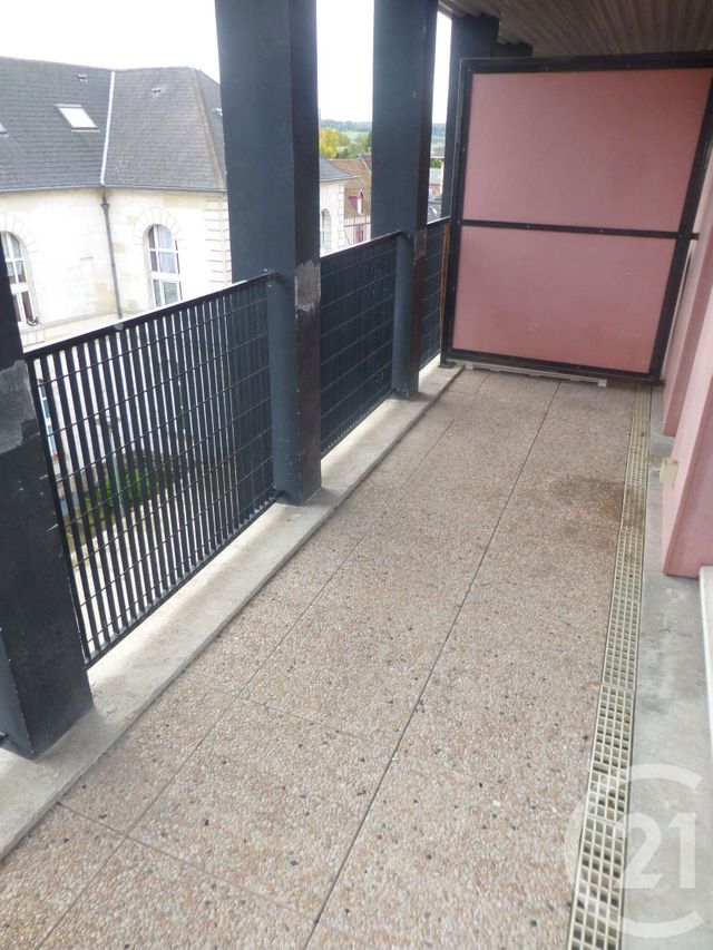 Afficher la photo en grand Appartement Duplex à louer - 2 pièces - 56.0 m2 - BEAUVAIS - 60 - PICARDIE - Century 21 Immobilière Nord Picardie