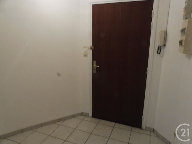 Afficher la photo en grand Appartement F2 à louer - 2 pièces - 52.15 m2 - BEAUVAIS - 60 - PICARDIE - Century 21 Immobilière Nord Picardie