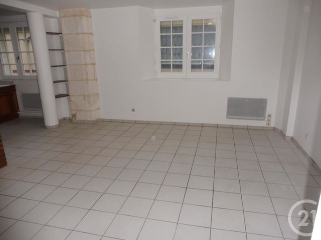 Afficher la photo en grand Appartement F2 à louer - 2 pièces - 52.15 m2 - BEAUVAIS - 60 - PICARDIE - Century 21 Immobilière Nord Picardie