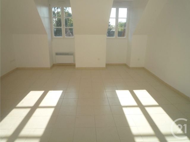 Afficher la photo en grand Appartement F2 à louer - 2 pièces - 45.0 m2 - BEAUVAIS - 60 - PICARDIE - Century 21 Immobilière Nord Picardie