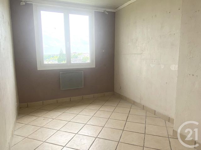 Appartement à vendre - 4 pièces - 64.92 m2 - BEAUVAIS - 60 - PICARDIE - Century 21 Immobilière Nord Picardie