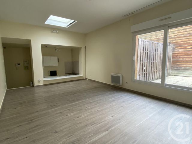 Appartement F1 à louer - 1 pièce - 38.0 m2 - BEAUVAIS - 60 - PICARDIE - Century 21 Immobilière Nord Picardie