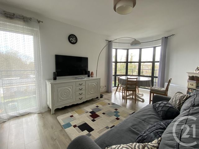 Appartement F3 à louer - 3 pièces - 62.0 m2 - BEAUVAIS - 60 - PICARDIE - Century 21 Immobilière Nord Picardie