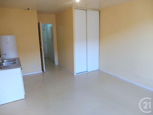 Appartement F1 à louer - 1 pièce - 24.64 m2 - BEAUVAIS - 60 - PICARDIE - Century 21 Immobilière Nord Picardie