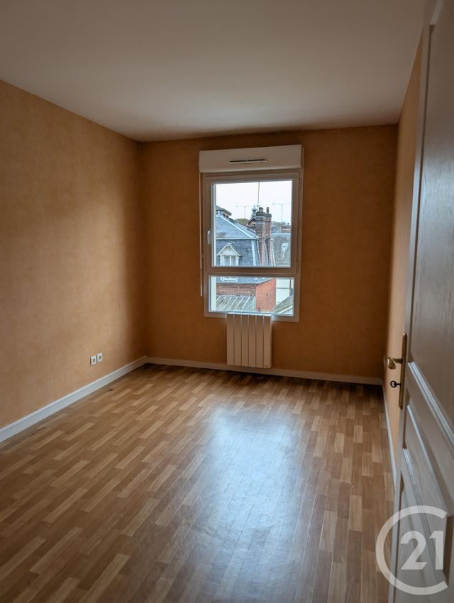 Appartement F4 à louer - 3 pièces - 64.12 m2 - BEAUVAIS - 60 - PICARDIE - Century 21 Immobilière Nord Picardie