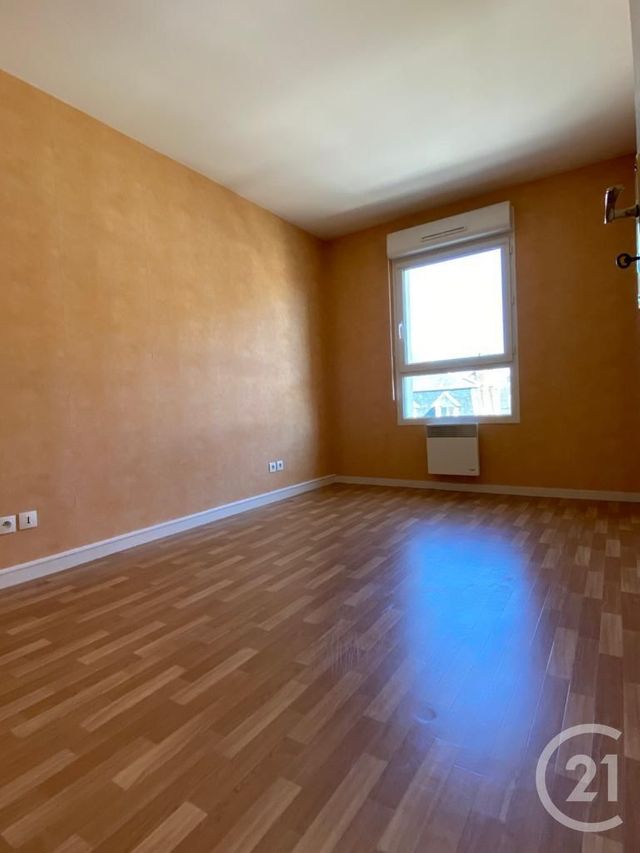 Appartement F4 à louer - 3 pièces - 64.12 m2 - BEAUVAIS - 60 - PICARDIE - Century 21 Immobilière Nord Picardie