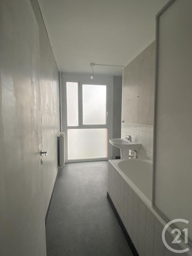 Appartement F5 à louer - 5 pièces - 99.72 m2 - BEAUVAIS - 60 - PICARDIE - Century 21 Immobilière Nord Picardie