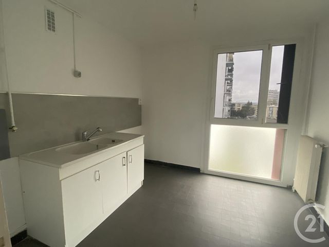 Appartement F5 à louer - 5 pièces - 99.72 m2 - BEAUVAIS - 60 - PICARDIE - Century 21 Immobilière Nord Picardie