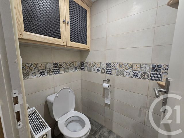 maison à louer - 4 pièces - 147.0 m2 - LA NEUVILLE VAULT - 60 - PICARDIE - Century 21 Immobilière Nord Picardie