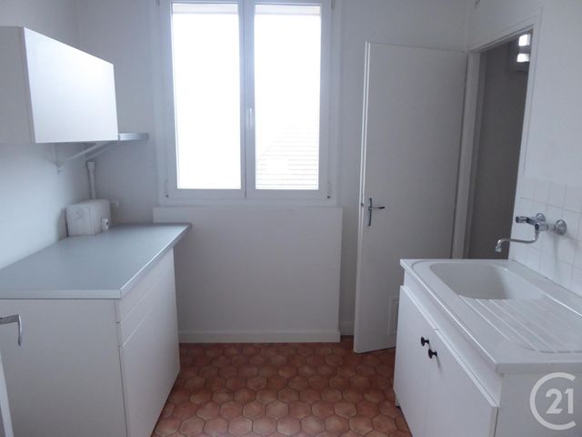 Appartement F2 à louer - 2 pièces - 44.28 m2 - BEAUVAIS - 60 - PICARDIE - Century 21 Immobilière Nord Picardie
