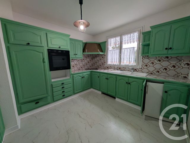 Appartement F5 à louer - 5 pièces - 99.0 m2 - BEAUVAIS - 60 - PICARDIE - Century 21 Immobilière Nord Picardie