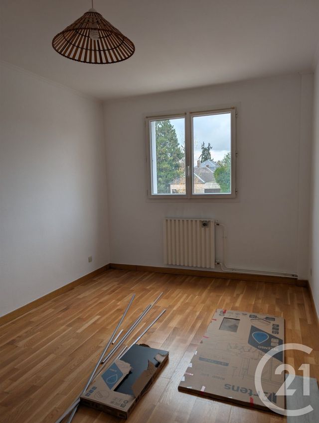 Appartement F5 à louer - 5 pièces - 99.0 m2 - BEAUVAIS - 60 - PICARDIE - Century 21 Immobilière Nord Picardie