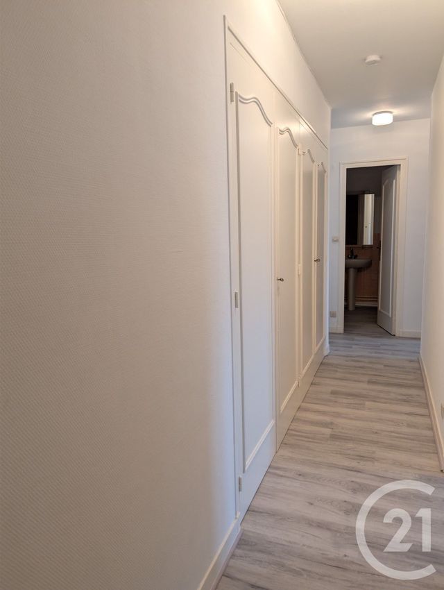 Appartement F5 à louer - 5 pièces - 99.0 m2 - BEAUVAIS - 60 - PICARDIE - Century 21 Immobilière Nord Picardie