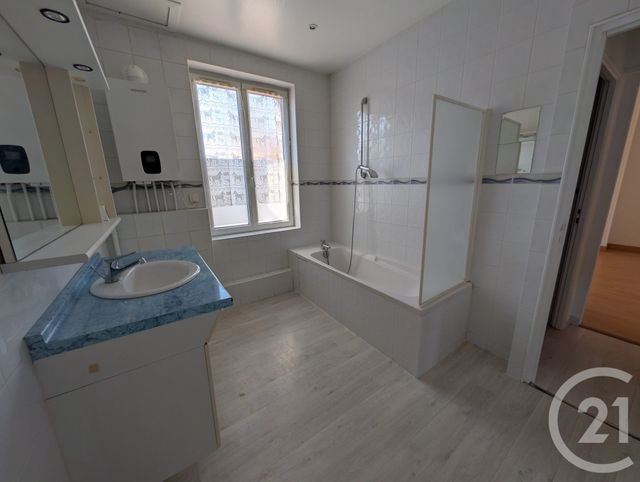 Appartement F3 à louer - 3 pièces - 69.29 m2 - BEAUVAIS - 60 - PICARDIE - Century 21 Immobilière Nord Picardie