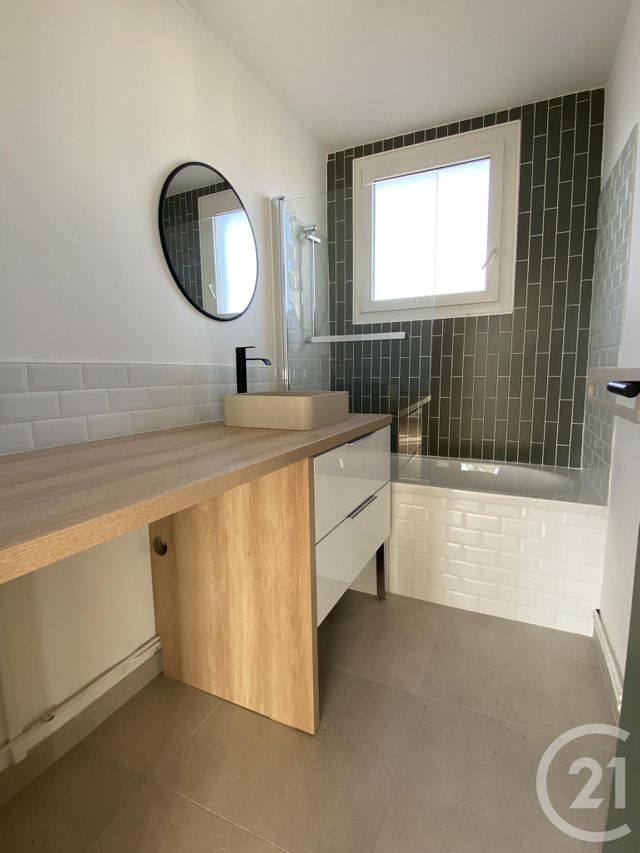 Appartement F3 à louer - 3 pièces - 54.12 m2 - BEAUVAIS - 60 - PICARDIE - Century 21 Immobilière Nord Picardie