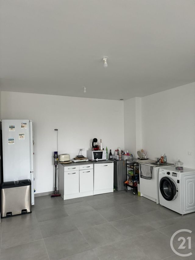 Appartement F3 à louer - 3 pièces - 90.73 m2 - BEAUVAIS - 60 - PICARDIE - Century 21 Immobilière Nord Picardie