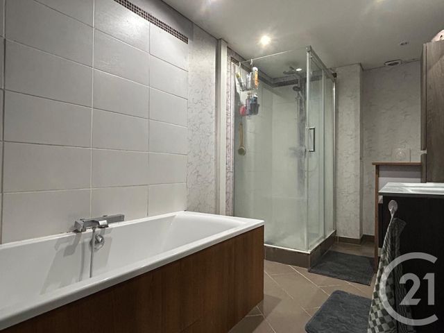 Appartement F3 à vendre - 3 pièces - 77.0 m2 - BEAUVAIS - 60 - PICARDIE - Century 21 Immobilière Nord Picardie