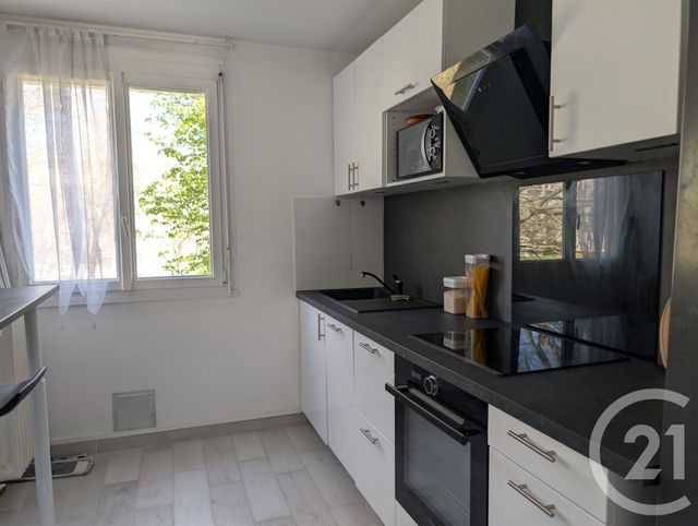 Appartement à louer - 4 pièces - 67.16 m2 - BEAUVAIS - 60 - PICARDIE - Century 21 Immobilière Nord Picardie