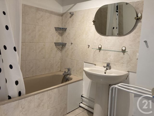 Appartement F3 à louer - 3 pièces - 62.79 m2 - BEAUVAIS - 60 - PICARDIE - Century 21 Immobilière Nord Picardie