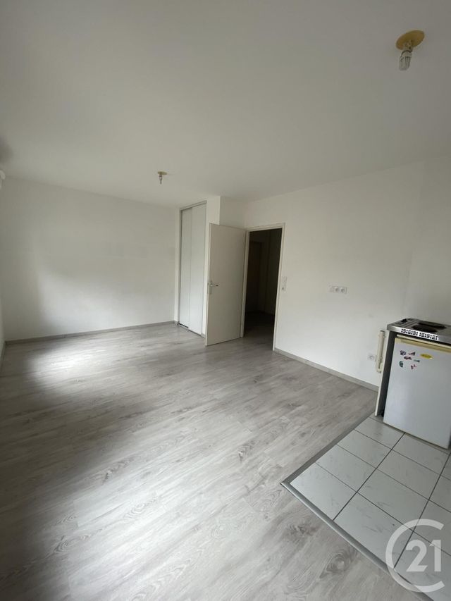 Appartement F1 à louer - 1 pièce - 32.5 m2 - BEAUVAIS - 60 - PICARDIE - Century 21 Immobilière Nord Picardie
