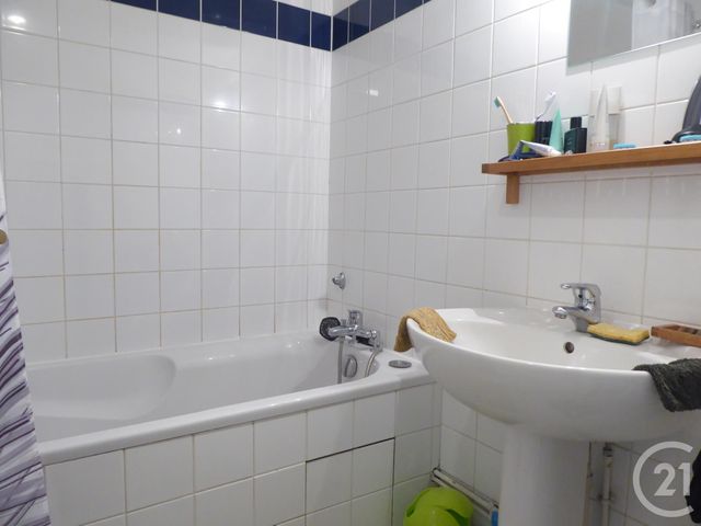 Appartement F2 à louer - 2 pièces - 52.49 m2 - BEAUVAIS - 60 - PICARDIE - Century 21 Immobilière Nord Picardie