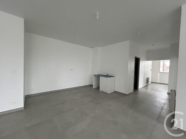 Appartement F3 à louer - 3 pièces - 89.74 m2 - BEAUVAIS - 60 - PICARDIE - Century 21 Immobilière Nord Picardie